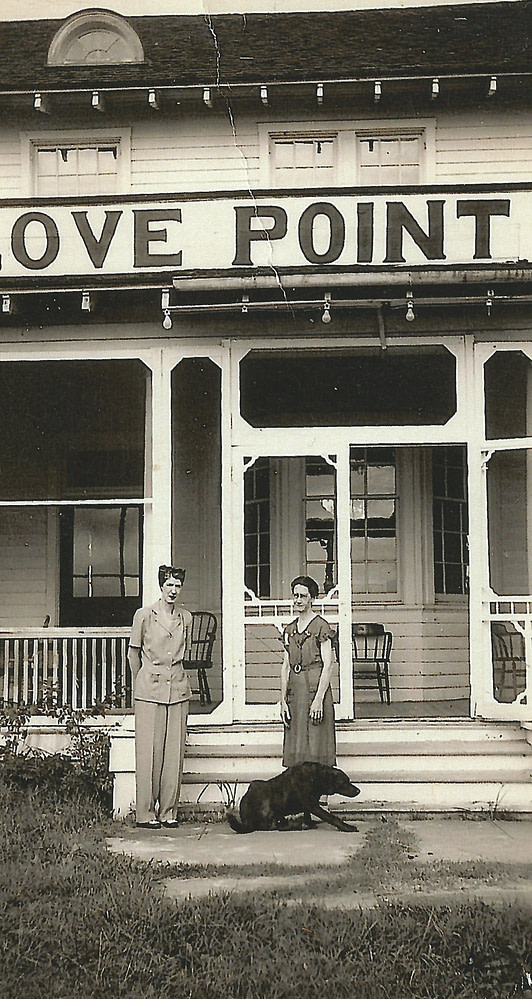 Women in front of Hotel Love Point